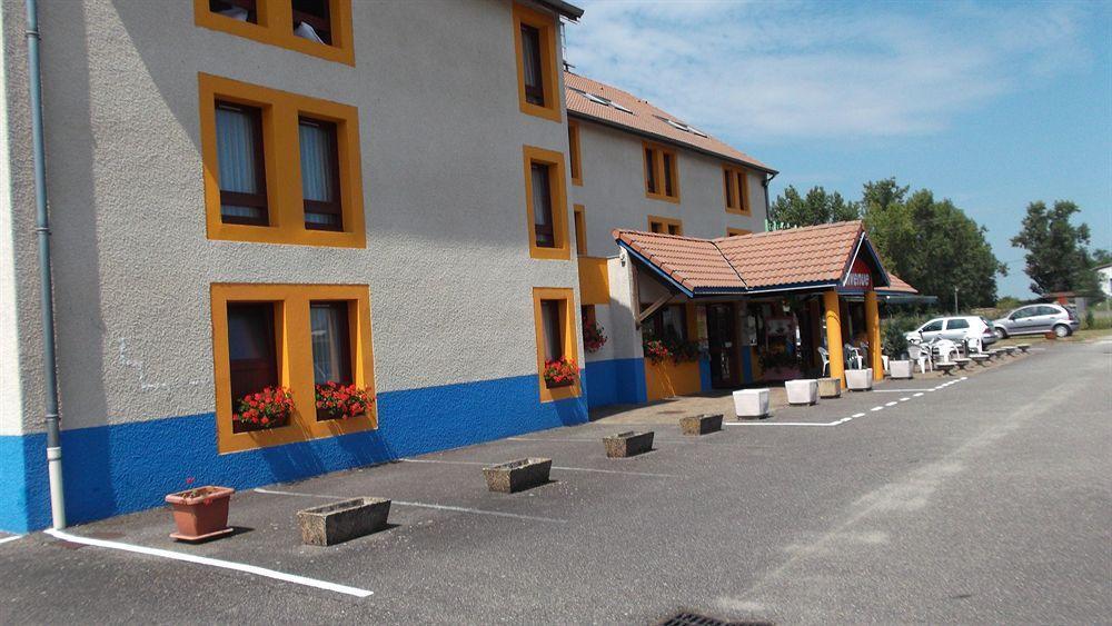 Brit Hotel Essentiel Moulins Avermes Exteriör bild